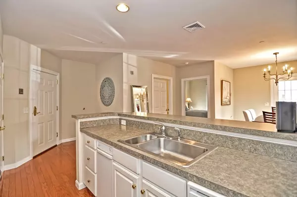 North Andover, MA 01845,200 Chickering Rd #102B