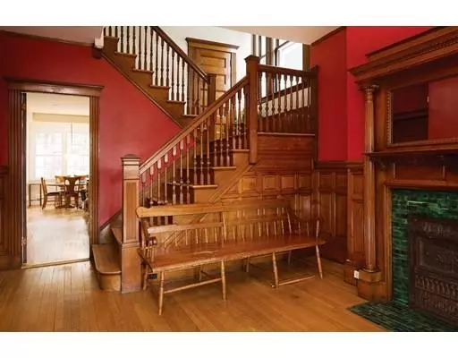 Brookline, MA 02446,60 Beals St