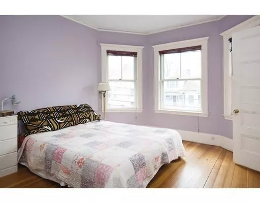 Brookline, MA 02446,60 Beals St