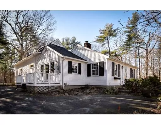 18 Forest St, Sherborn, MA 01770