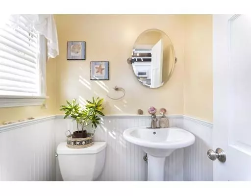 Cohasset, MA 02025,5 Woodland Dr