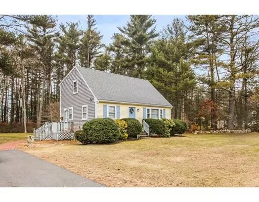 48 Great Meadow Dr, Carver, MA 02330