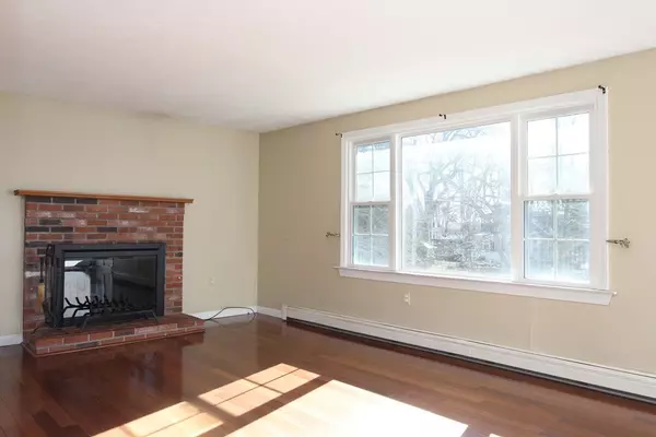 Milford, MA 01757,3 Saint John Ln #3