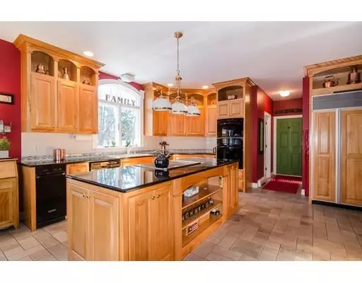 Norton, MA 02766,11 Forest Lane