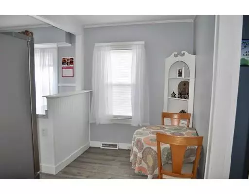 Acushnet, MA 02743,17 S Main St