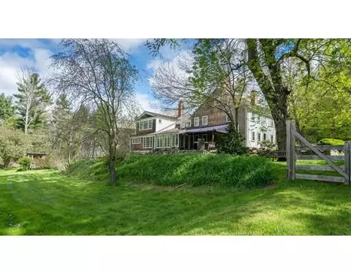 260 North Street, Medfield, MA 02052