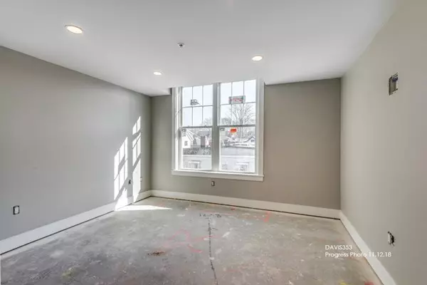 Somerville, MA 02143,353 Summer #302