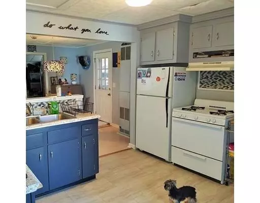 Swansea, MA 02777,153 Bluff Ave