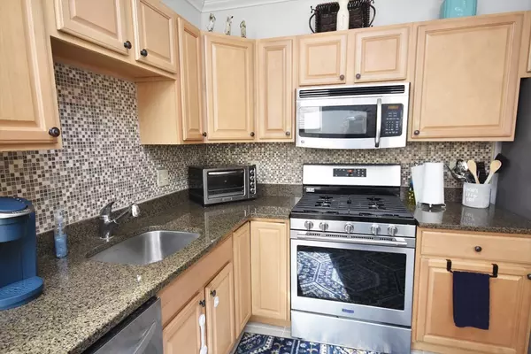 Amesbury, MA 01913,84 Highland #84