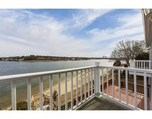 37 Jefferson Shores Rd, Wareham, MA 02532