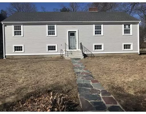 22 Huckleberry Rd, Lynnfield, MA 01940