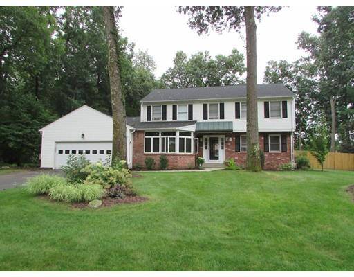 69 Canterbury Ln, Longmeadow, MA 01106