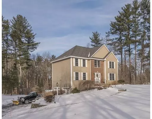 8 Leslie Rd, Ipswich, MA 01938