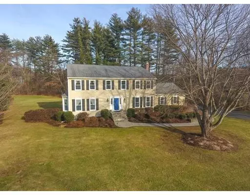 36 Oriole Rd, Medfield, MA 02052