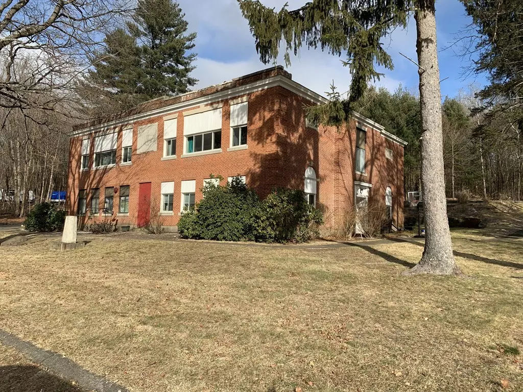 Grafton, MA 01560,13 Harding Street #1