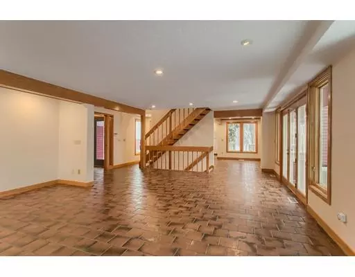 Shrewsbury, MA 01545,7 Violette Cir