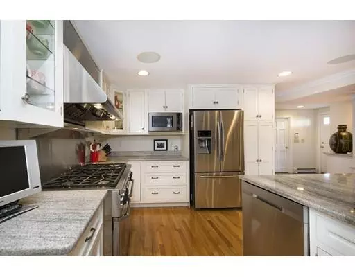 Cohasset, MA 02025,288 Fairoaks Ln