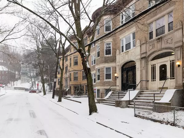 Brookline, MA 02446,10 Fuller St. #1