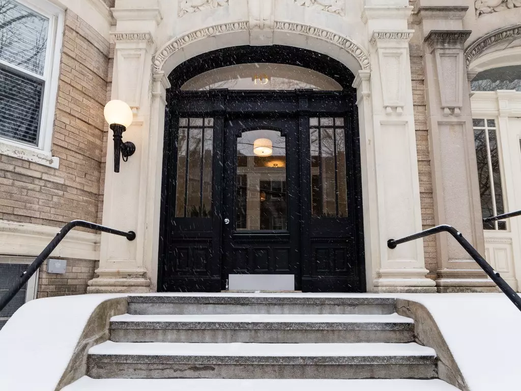 Brookline, MA 02446,10 Fuller St. #1