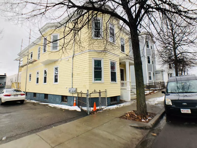 111 Central Ave, Chelsea, MA 02150