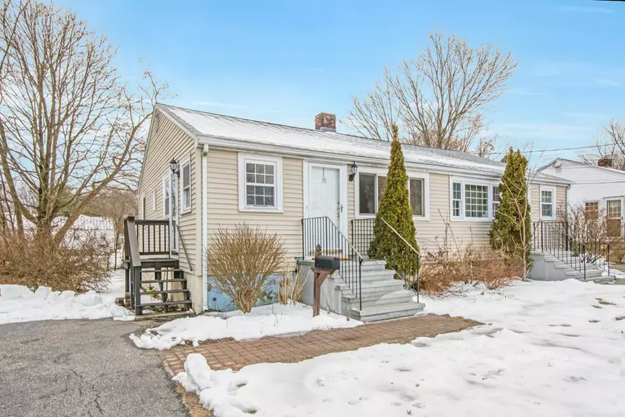 39 Oxford Rd #39, Norwood, MA 02062