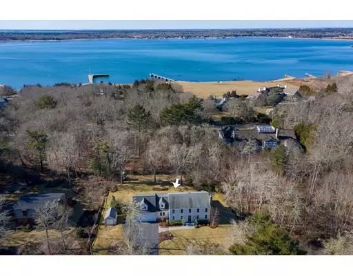 16 Tupola Ln, Mattapoisett, MA 02739