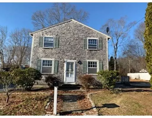 16 Suffolk Ave, Dartmouth, MA 02747