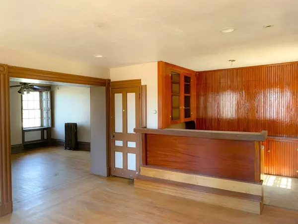 Southbridge, MA 01550,757 Main St