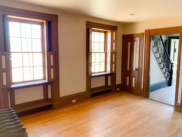 Southbridge, MA 01550,757 Main St