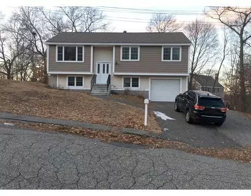 40 Blueberry Hill Rd, Woburn, MA 01801