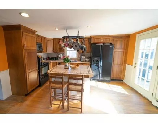 Yarmouth, MA 02664,40 Violet Glen Rd