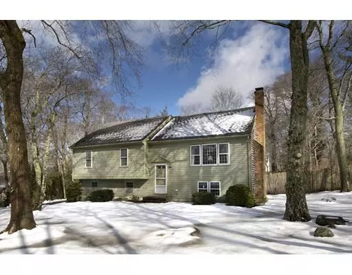 82 Riverside Circle, Marshfield, MA 02050