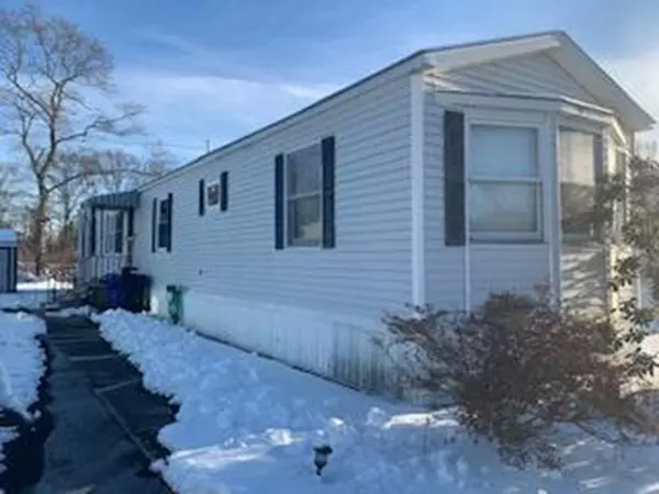 11 Ipswich Drive, Taunton, MA 02780