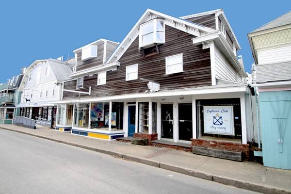 35 Circuit Avenue, Oak Bluffs, MA 02557