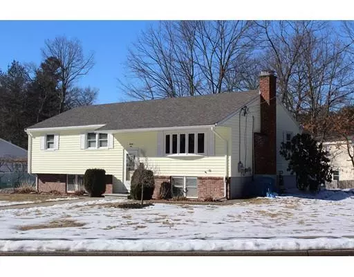 26 Hickory Ln, Hudson, MA 01749