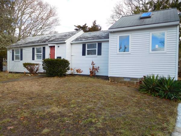 46 Lincoln Ave, Bourne, MA 02532