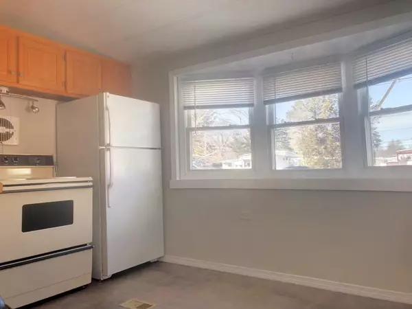 Chicopee, MA 01020,735 Memorial Drive #TRLR 31