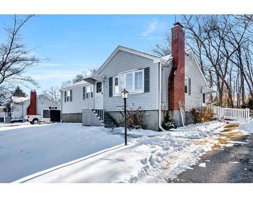 60 Robinson Rd, Woburn, MA 01801