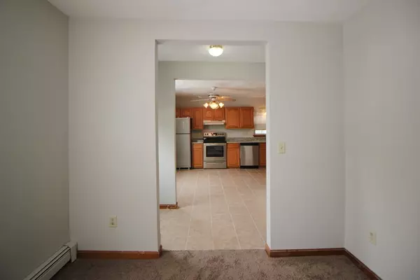 Attleboro, MA 02703,24 Brownell St #24