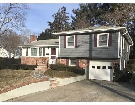 7 Hillcrest Rd, Norwood, MA 02062