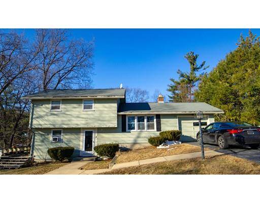 4 Cayuga Dr, Hudson, MA 01749