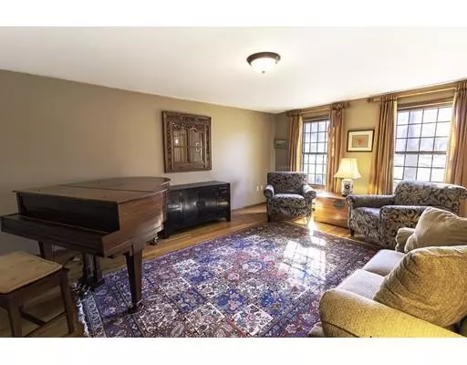 Foxboro, MA 02035,4 Heritage Drive