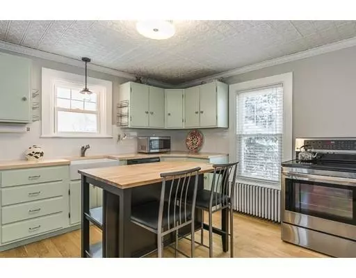 Ipswich, MA 01938,18 Mount Pleasant Ave