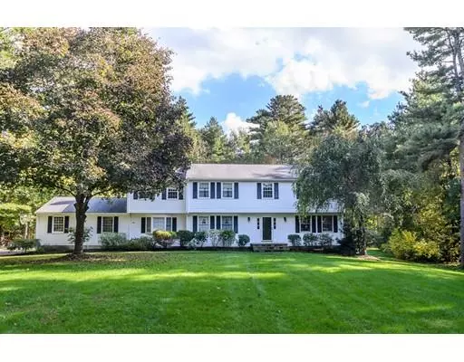 8 Shawnee Rd, Medfield, MA 02052