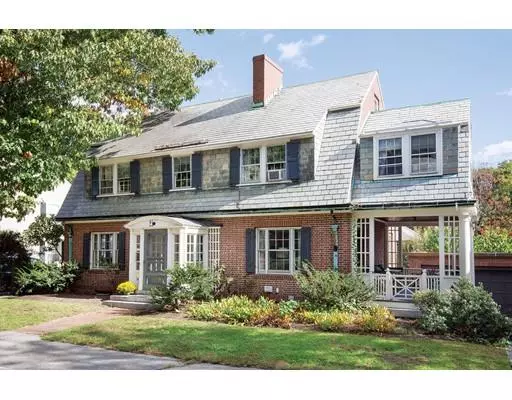 34 Hawthorn Rd, Brookline, MA 02445