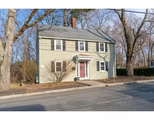 55 Oak St, Uxbridge, MA 01569