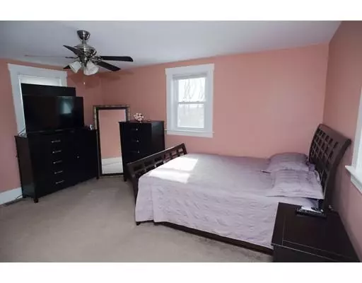 Milford, MA 01757,30 Lawrence St