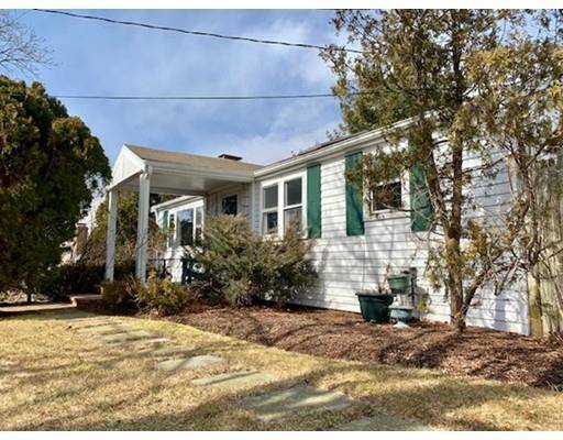 40 Seabrook Rd, Barnstable, MA 02601