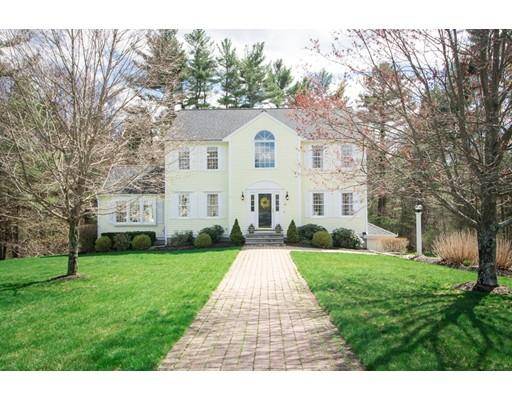 65 Greenbrier Ln, Bridgewater, MA 02324