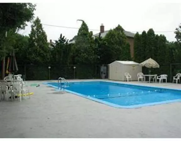 Woburn, MA 01801,4 Albert Dr #8